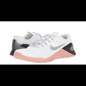 Nike Women's Metcon 4 Training Shoes